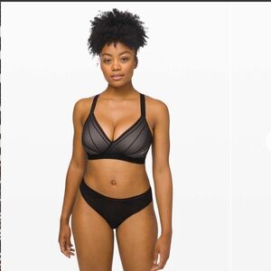 NWT lululemon Awake to Lace Bra sz 36A color Black